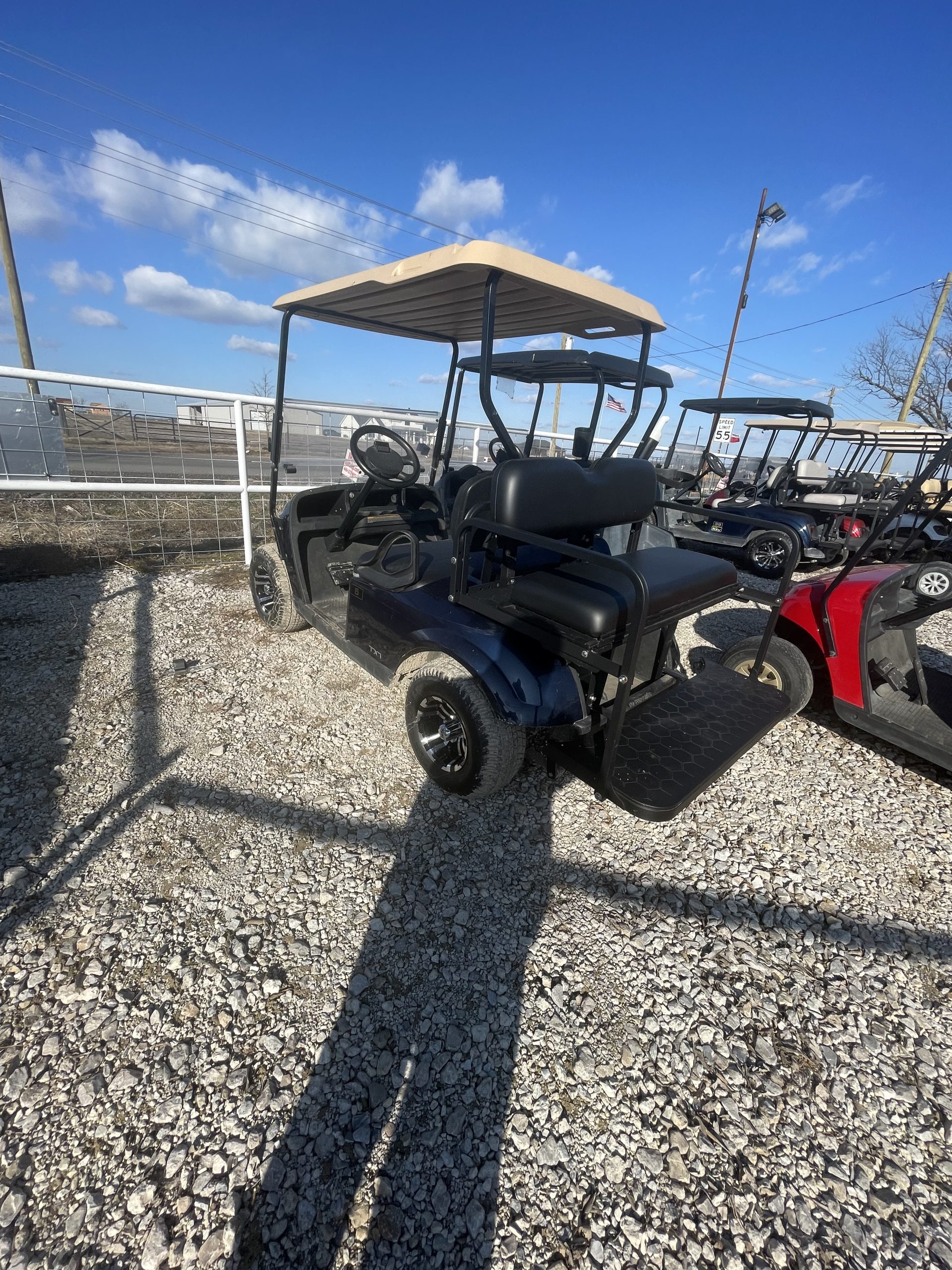 DK BLUE 2021 E-Z-GO TXT 48V NEW US BATTERIES w/ warranty NEW BLACK SEATS $4500 W/ NEW LARGER TIRES & WHEELS - Image 5