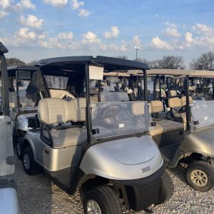 A GROUP OF 5 EXTRA CLEAN SILVER 2023 EZGO RXV ELITES 2 SEATER WITH FACTORY SAMSUNG LITHIUM BATTERY / 5 YEAR FACT WARRANTY GOOD TILL SUMMER 2031