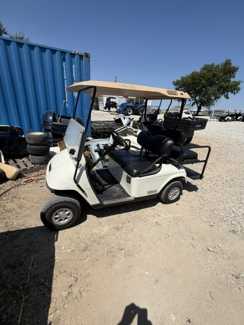 INSTOCK 8/18/26 WHITE 2013 EZGO TXT GOLF CART NEW US BATTERIES ,NEW BLACK SEATS OR SEAT COVERS, HAS FUNCTIONING LIGHTS AND BATTERY GAUGE. RUNS/ DRIVES GOOD ! - Image 2